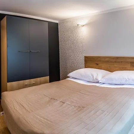 维拉苏德蒂旅馆 * 库多瓦-兹德鲁伊