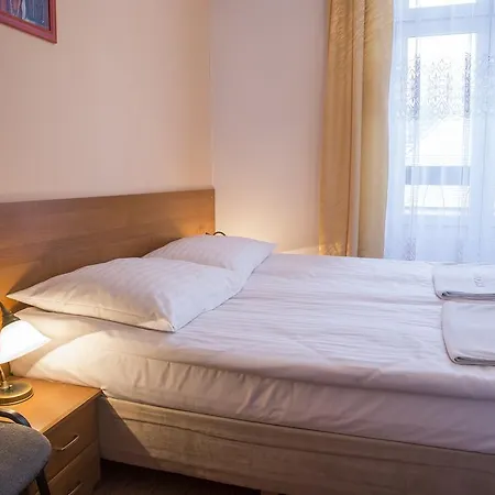 维拉苏德蒂旅馆 *