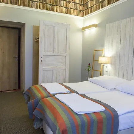 维拉苏德蒂旅馆 * 库多瓦-兹德鲁伊