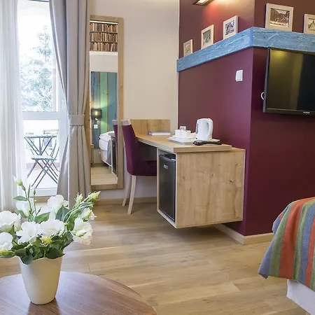 维拉苏德蒂旅馆 公寓 *